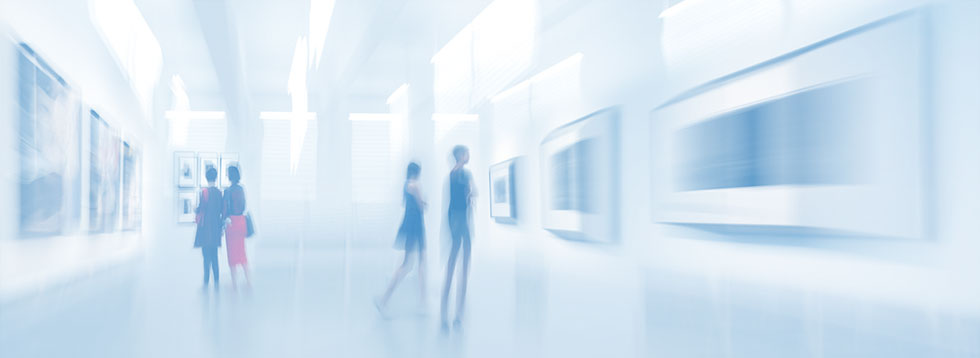 people-walking-in-gallery